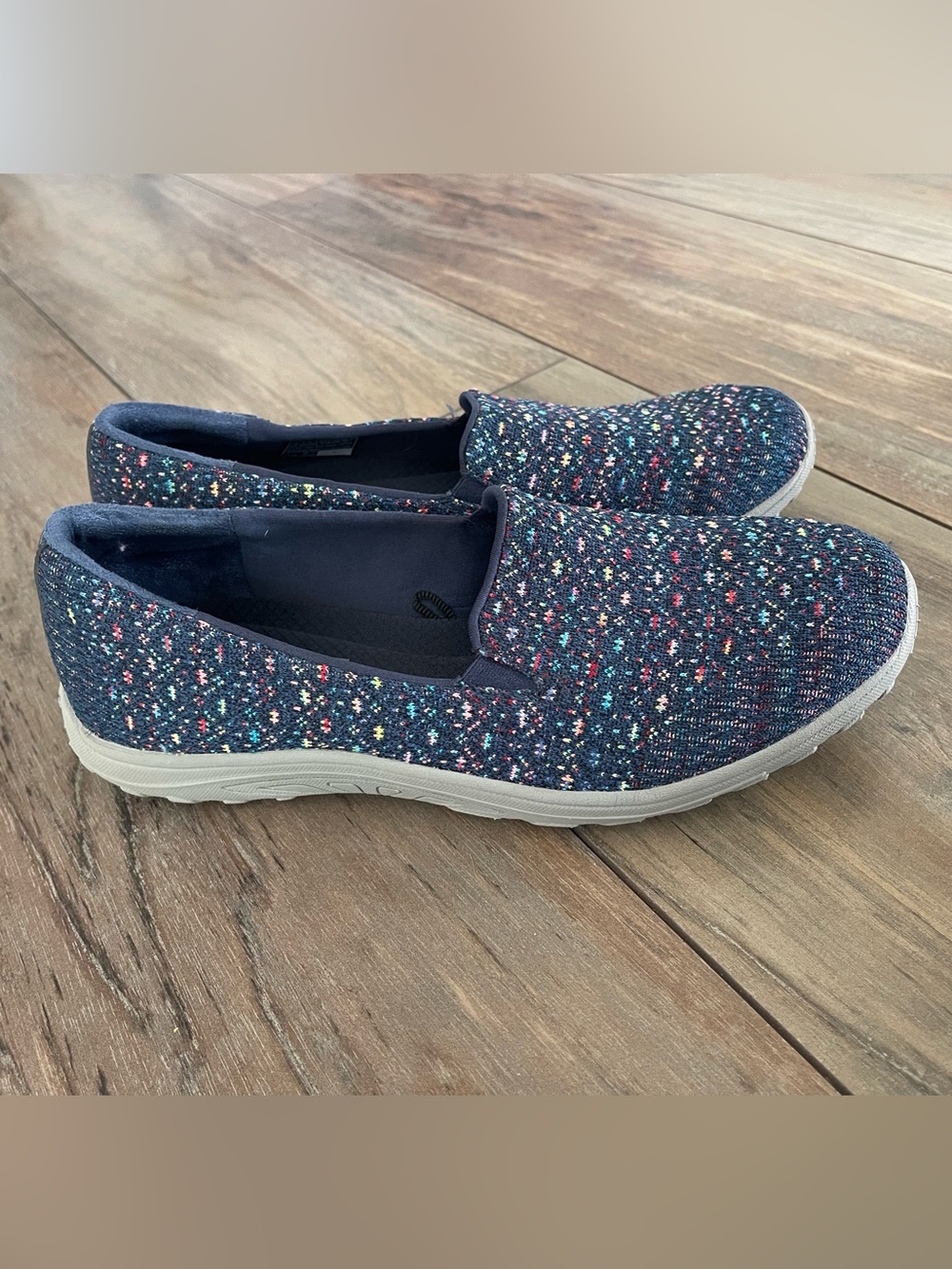 Skechers Women's Relaxed Fit: Reggae Fest - Wicker slip-on Navy shoe Size US 8